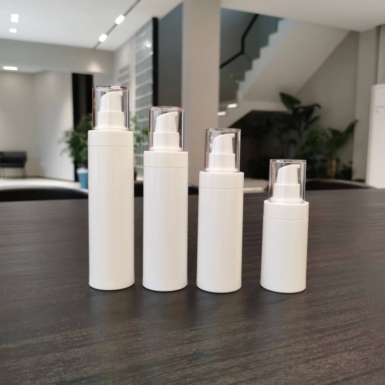 62 white 62 white